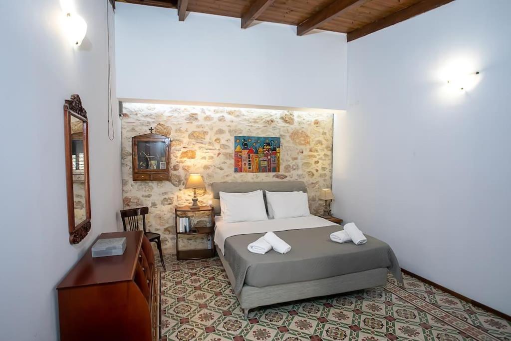 Malama'S Maisonette At The Historic Center Candia Esterno foto